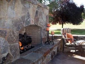 cropped-fireplace-close-up.jpg
